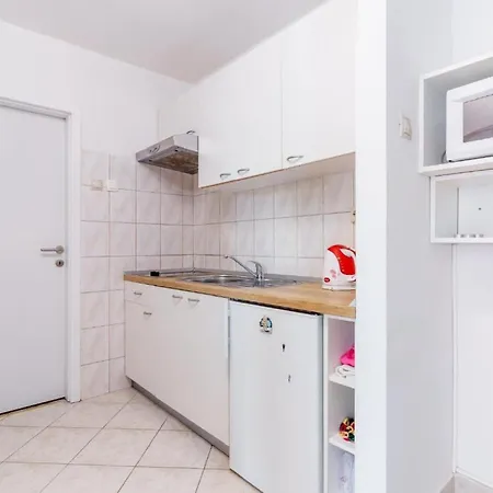 - Comfort One Bedroom C2 *