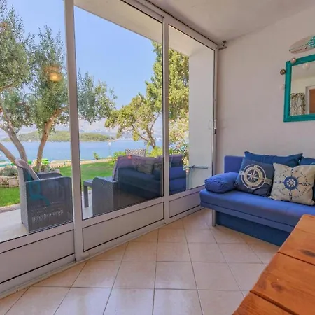 - Comfort One Bedroom C2 아파트